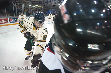 Photographing Pro Hockey - Ottawa photo class